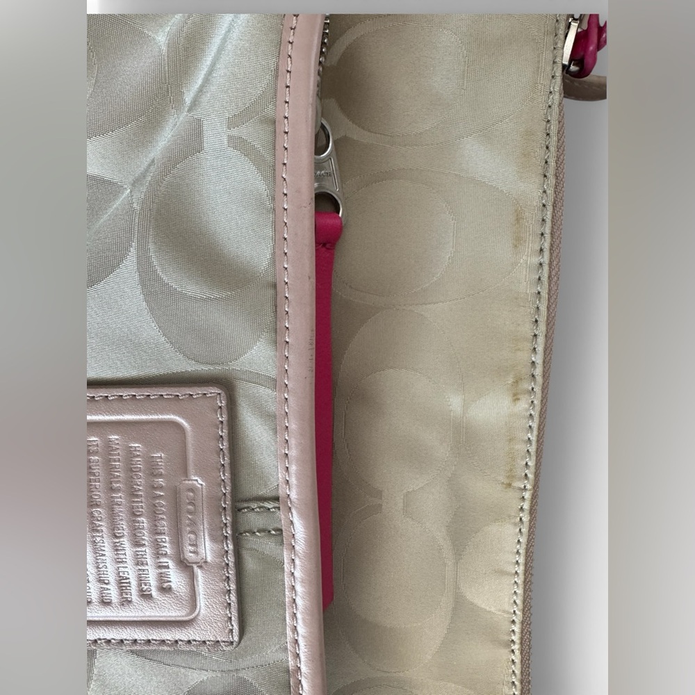 Coach Legacy Weekend Signature Nylon Hippie bag - Picture 14 of 14